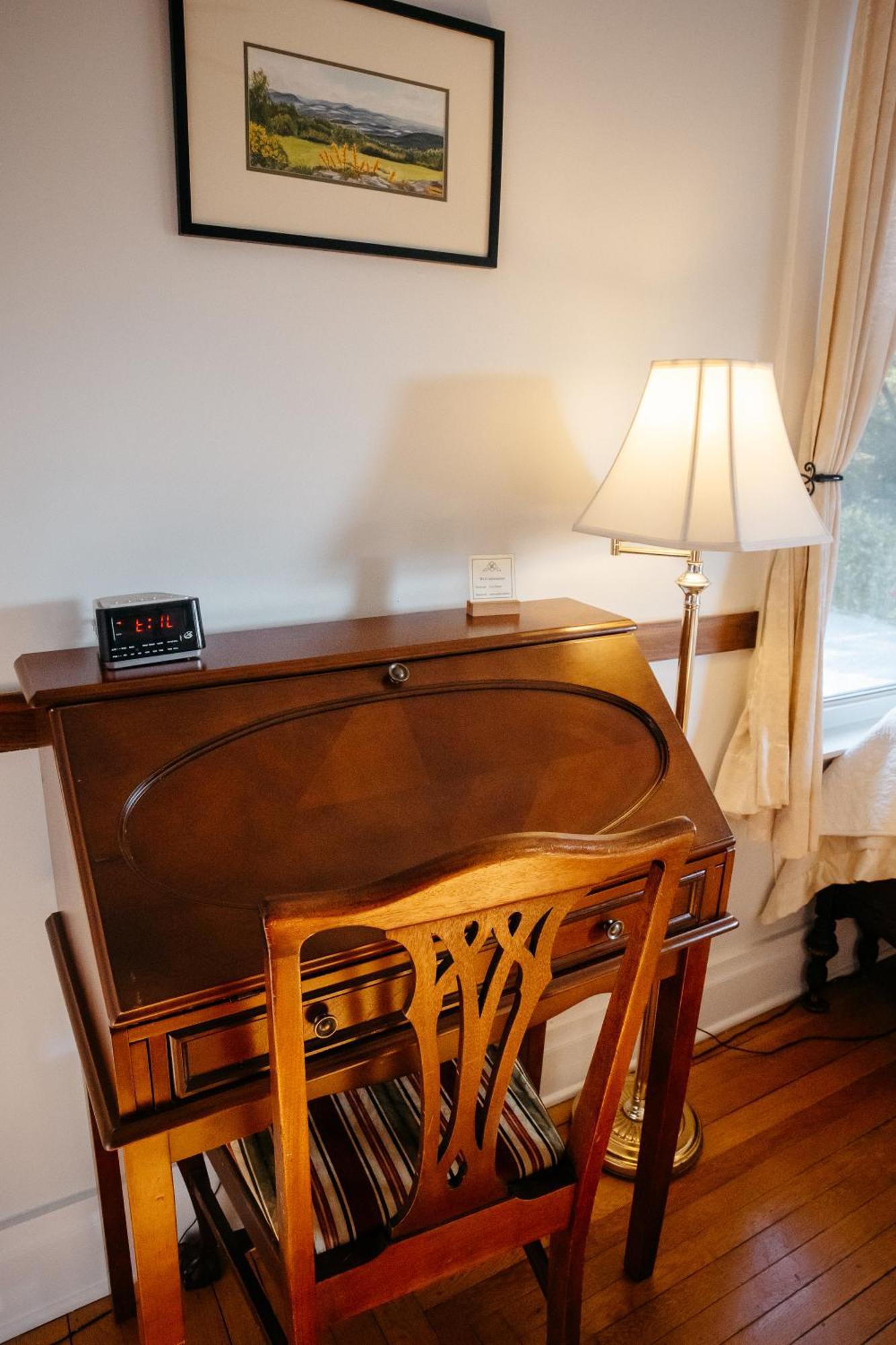 Friendly City Inn B&B Харрисонберг Экстерьер фото