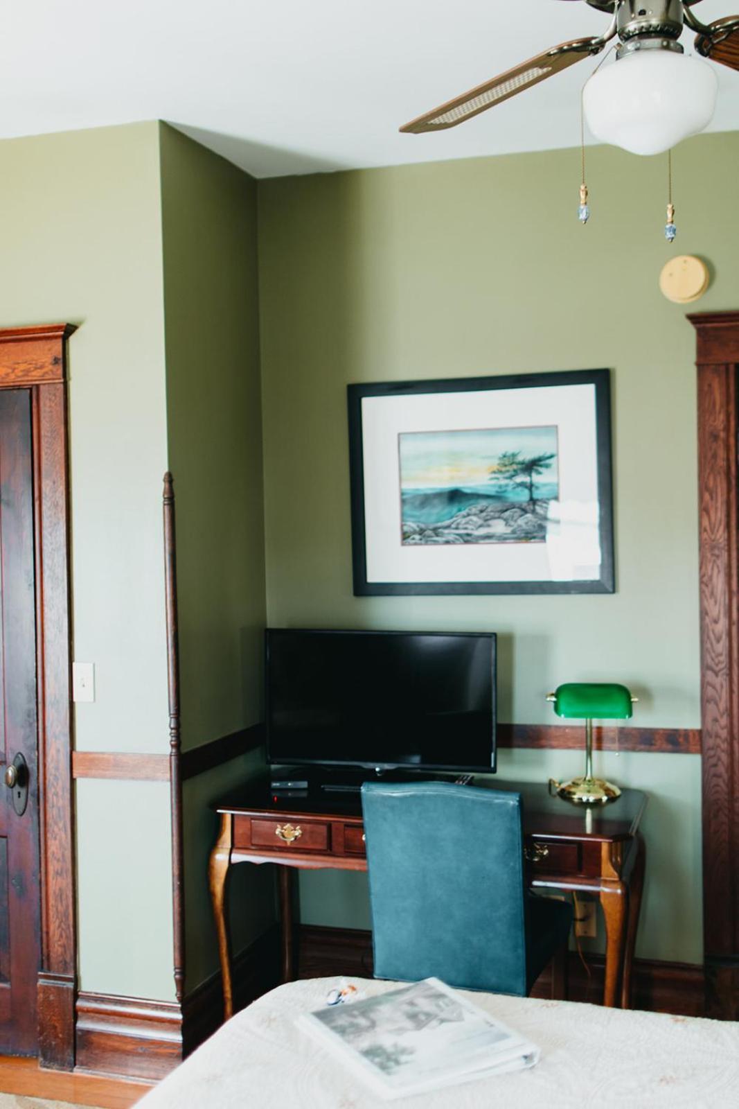 Friendly City Inn B&B Харрисонберг Экстерьер фото